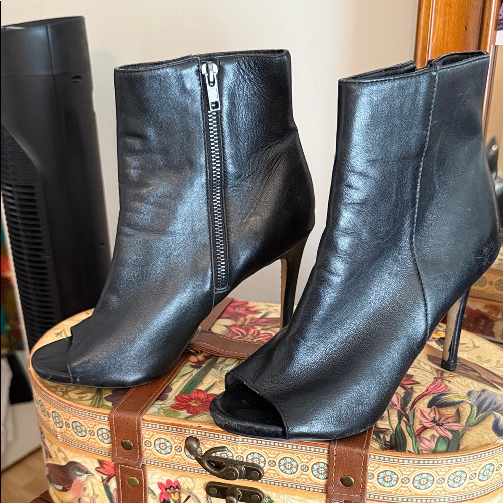 Steve Madden Black Leather Peep-Toe Heeled Boots